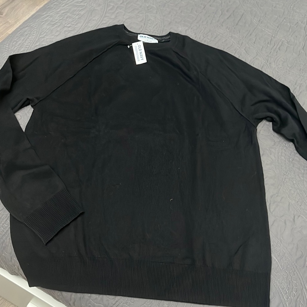 Two brand new Old Navy men’s crewneck light weight sweaters